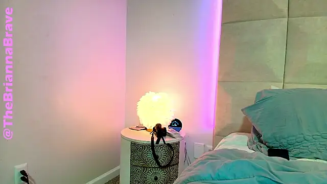 BriannaBrave live sex cam