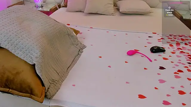 NaughtyLoryy live sex cam