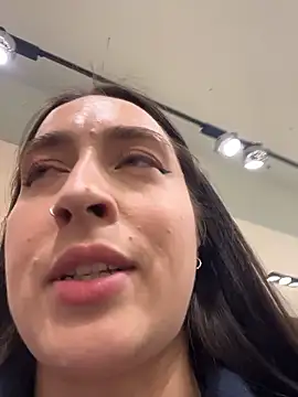 Holly_Play's cam snapshot