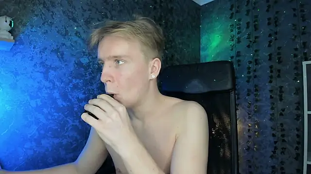 AlexxSweet live sex cam