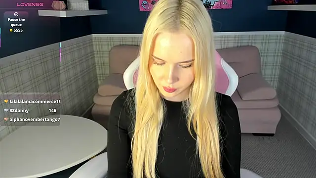 NicoletaCooper live sex cam