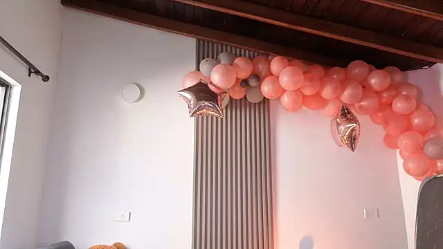 Cuttiealice's cam snapshot