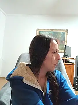 girlshy1's cam snapshot