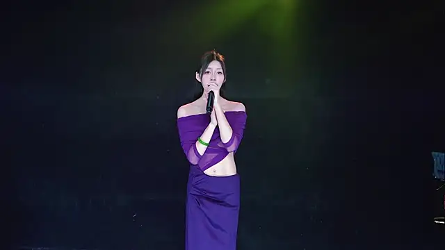 SuperGirl-100 live sex cam