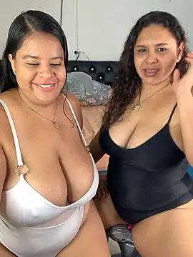 twocurvylatins live sex cam