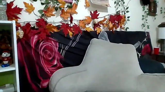 AverageRose's cam snapshot