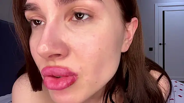 SepiahLune live sex cam