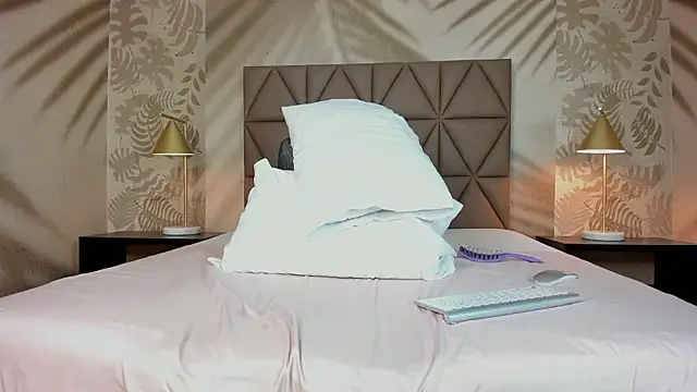 Scarleett_22 live sex cam