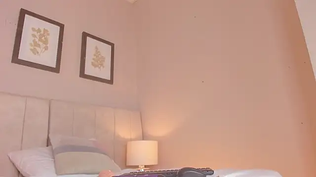 _lucia_18's cam snapshot