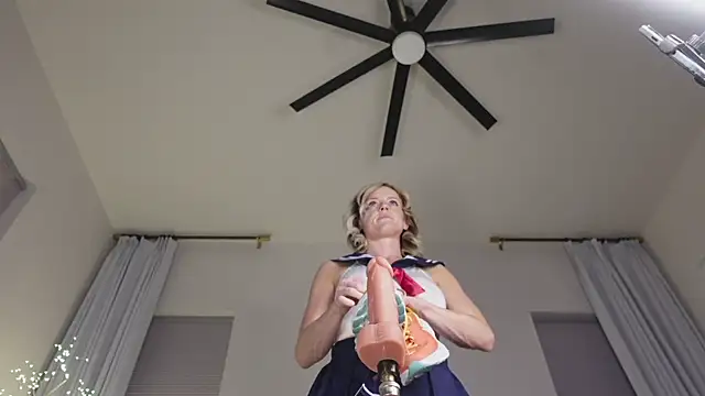 Taylorlove303 live sex cam