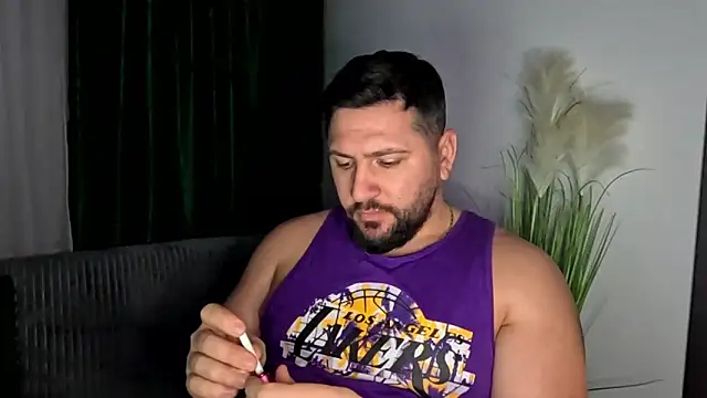 Gold_Alpha_Boy's cam snapshot