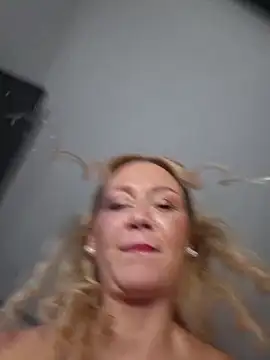 merlyn4's cam snapshot