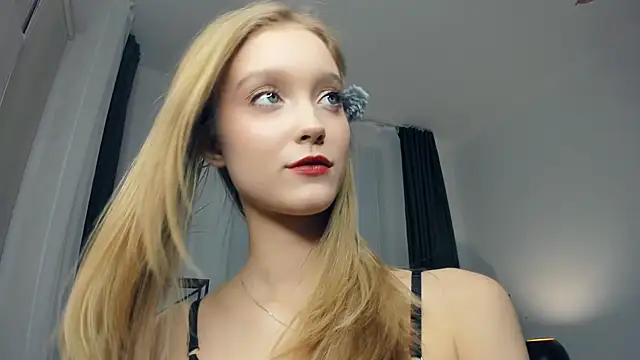 SerrenaAa's cam snapshot