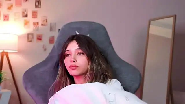 dinnerwithflowers's cam snapshot