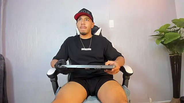 Brand_Collins's cam snapshot