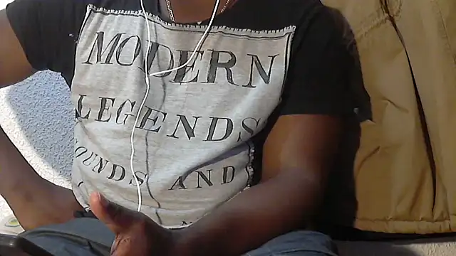 mmoiblack's cam snapshot