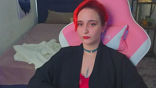 KellyRedPeppers's cam snapshot