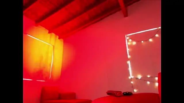 Canela_Osada_'s cam snapshot