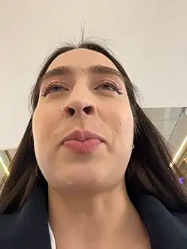 Holly_Play live sex cam