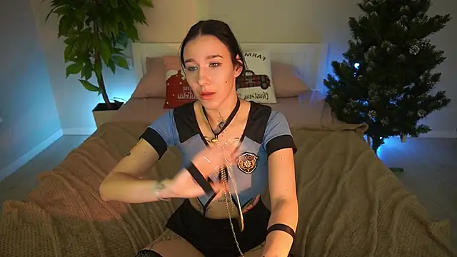 NikkiGoldSide live sex cam