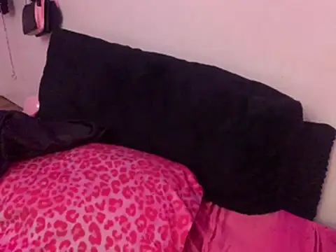 ChrryFoxx's cam snapshot