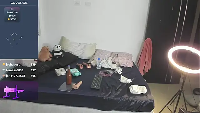 Benjamin_Buster live sex cam