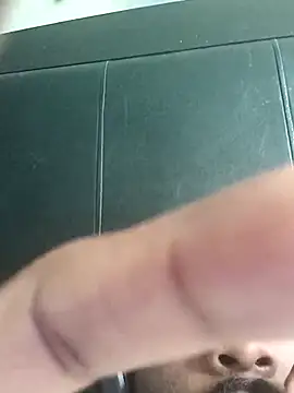 Kaalum561 live sex cam