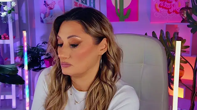 SarahAlluring's cam snapshot