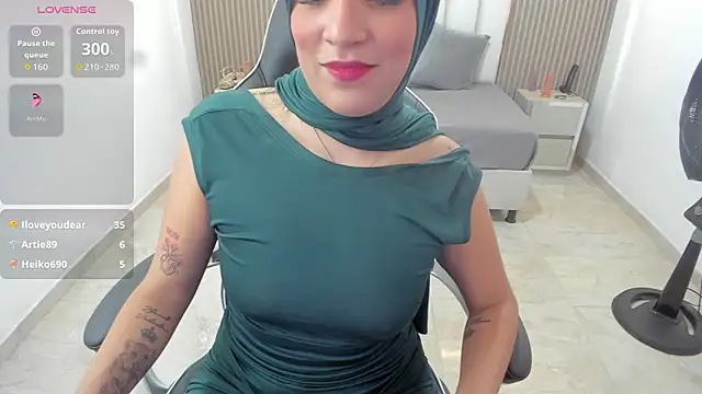 Zulema_hamdi's cam snapshot