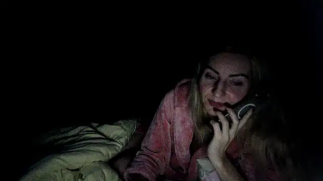 Yourrealgirl's cam snapshot