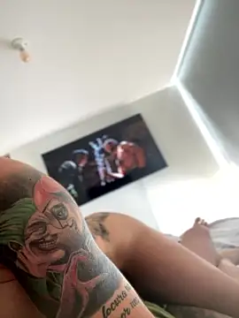 LaraHenao live sex cam