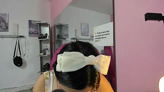 CAMILA--REY's cam snapshot