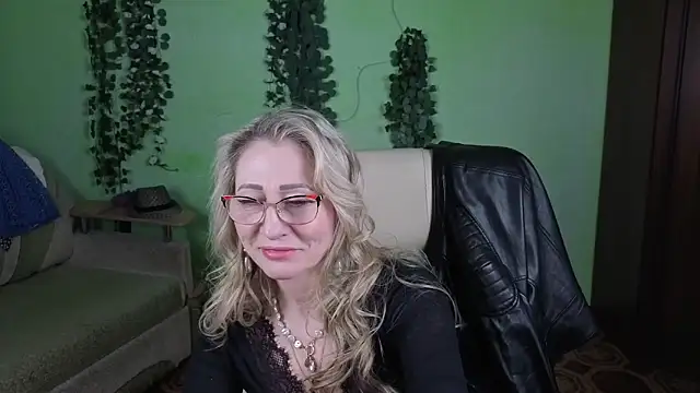 Habibi_Honeyy's cam snapshot