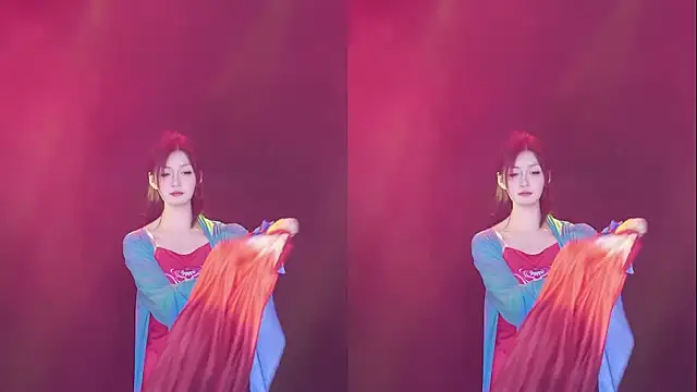 SuperGirl-100's cam snapshot