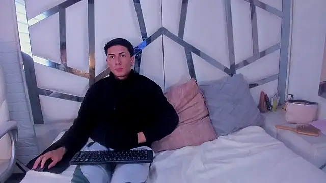 ScarlettAndLucas live sex cam