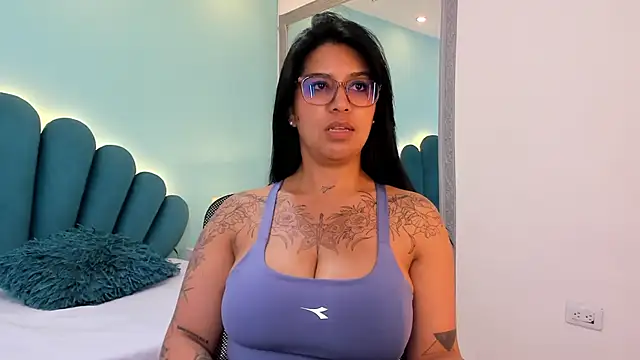 sharlott18 live sex cam