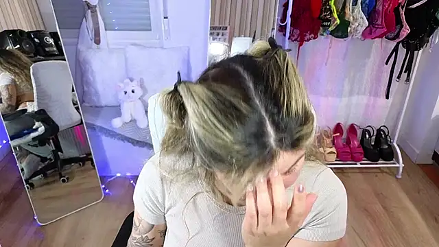 Tawny_cox's cam snapshot