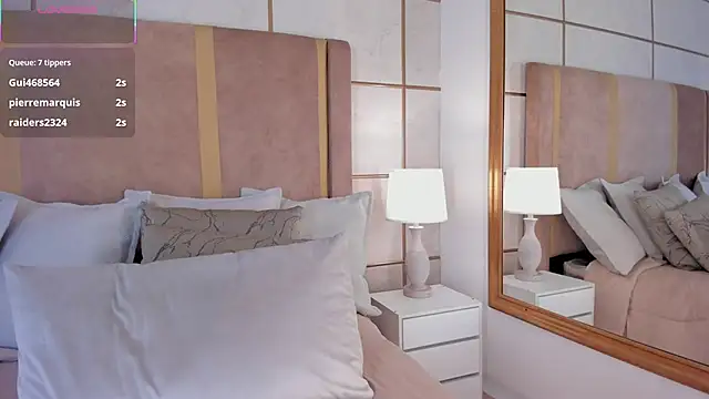 lyrabellini live sex cam