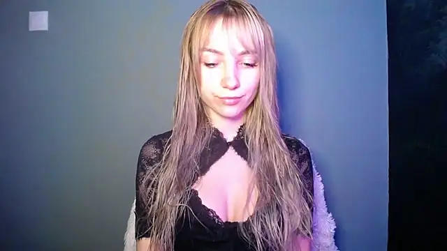 LuciaYoung's cam snapshot