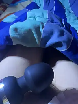 iu_uzZ's cam snapshot