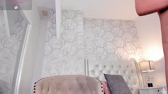 amara_rousse's cam snapshot