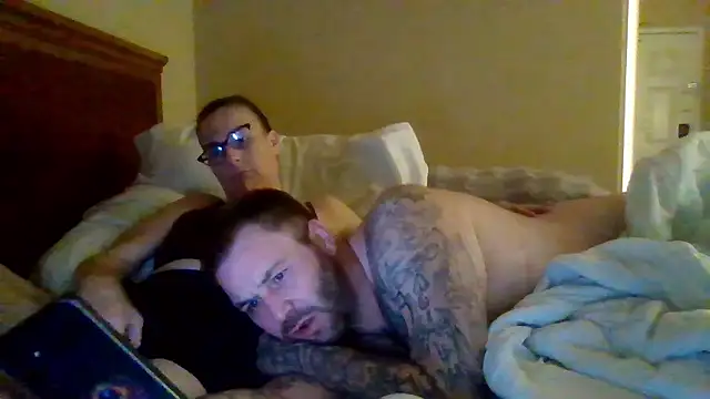 RaynLiz live sex cam