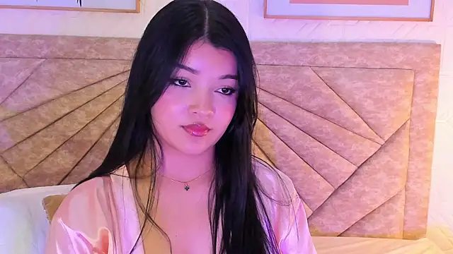 EmmaBlossom live sex cam