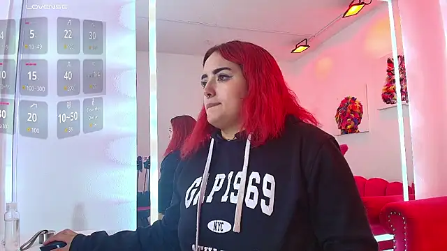 Miiia_rousse's cam snapshot