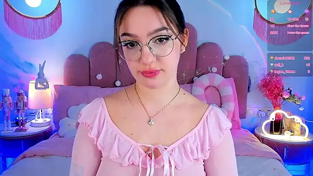 GiaCale live sex cam