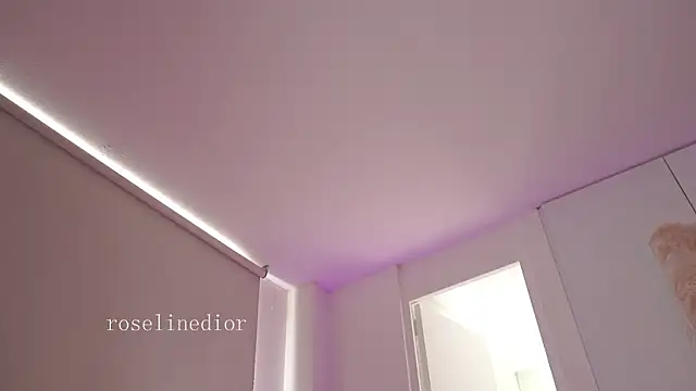 roselinedior live sex cam