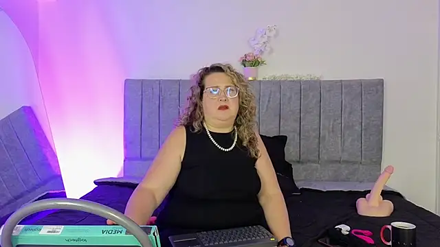 CurvyRosse_'s cam snapshot