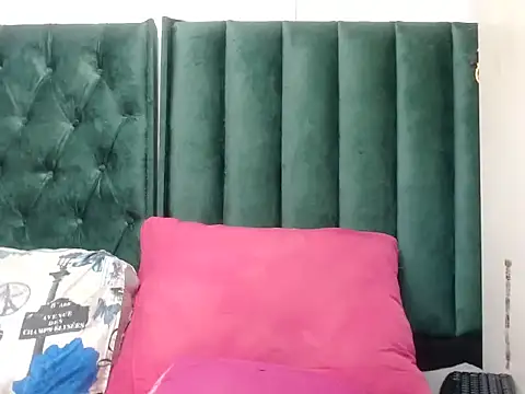 brownskingirl25's cam snapshot