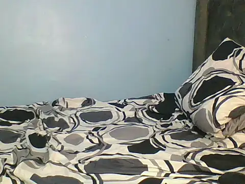 hornyqueen93's cam snapshot