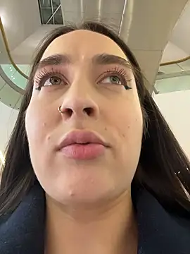 Holly_Play live sex cam